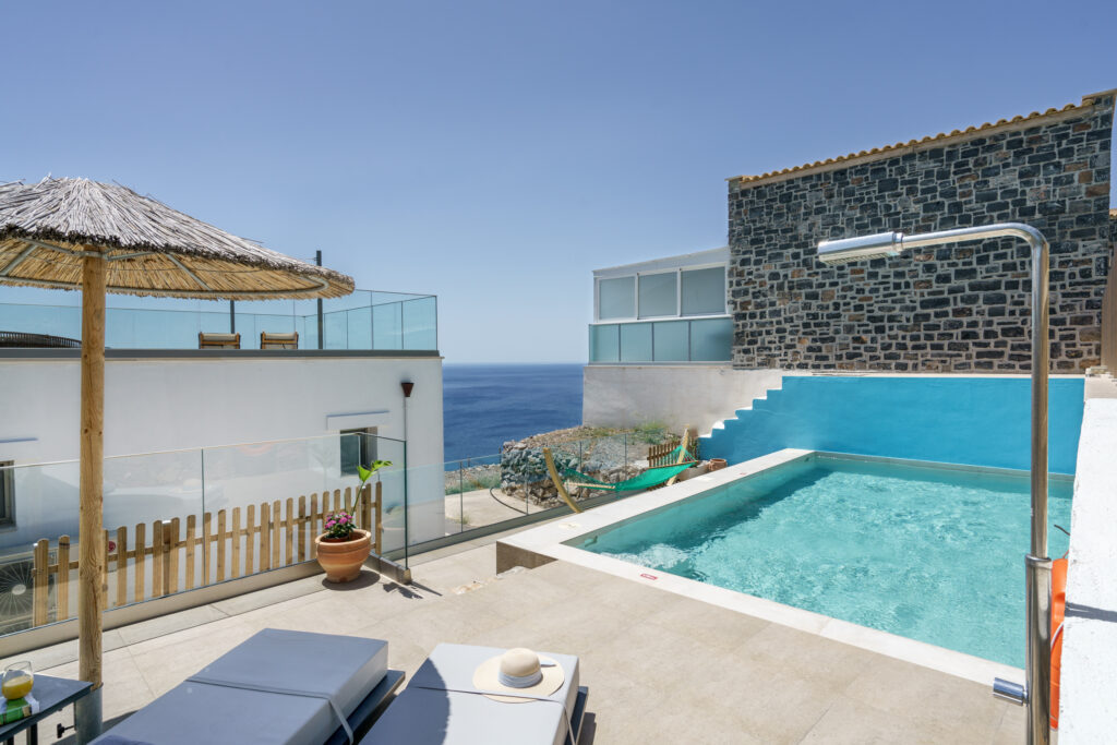 Ikones villas, villa Paradosiako