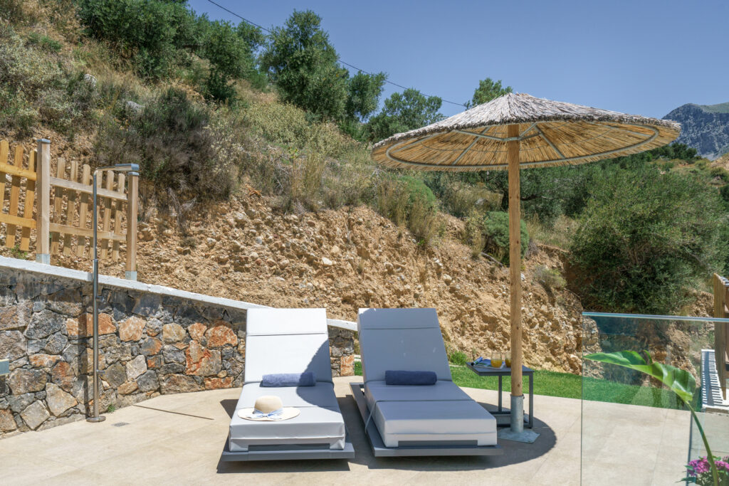 Ikones villas, villa Paradosiako